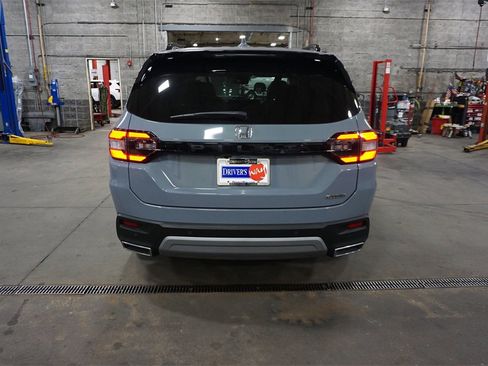 Used 2025 Honda Pilot Touring image 26