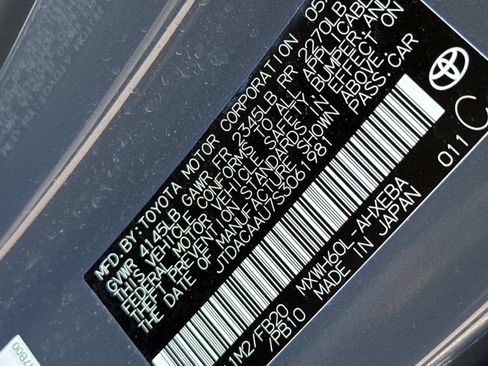 Used 2025 Toyota Prius LE FWD image 29
