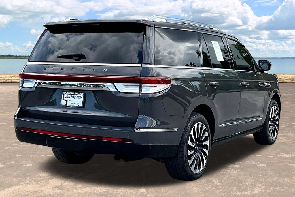 Used 2023 Lincoln Navigator Black Label AWD/4WD image 8
