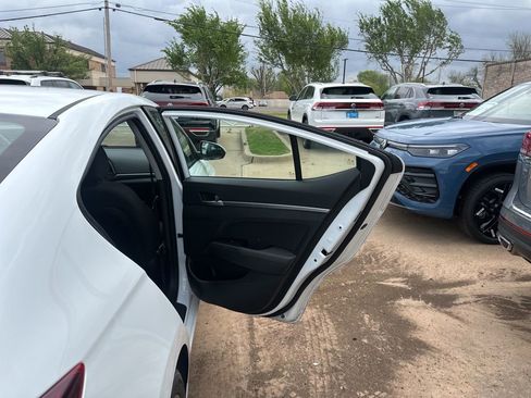 Used 2020 Hyundai Elantra SEL w/ Cargo Package (C1) image 14