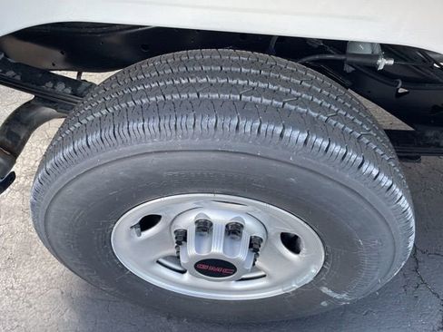 New 2025 GMC Savana 2500 w/ Driver Convenience Package image 27