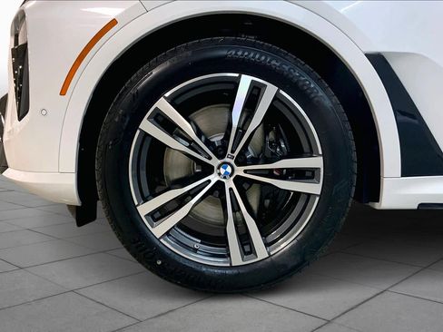 New 2026 BMW X7 M60i image 11