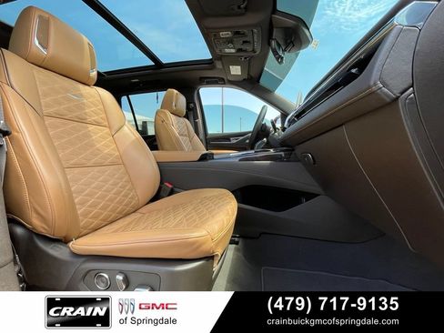 Used 2024 Cadillac Escalade Sport w/ LPO, ONYX Package AWD/4WD image 30