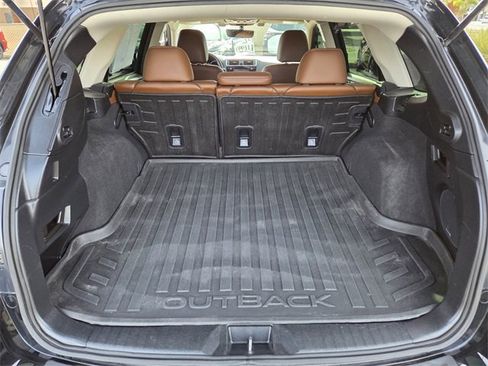 Used 2017 Subaru Outback 3.6R Touring image 13