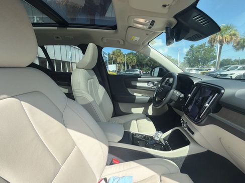 Certified 2023 Volvo XC40 B4 Plus w/ Protection Package Premier FWD image 22