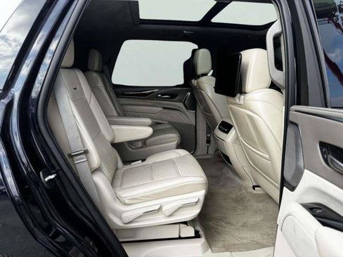 Used 2021 Cadillac Escalade Premium Luxury Platinum AWD/4WD image 60