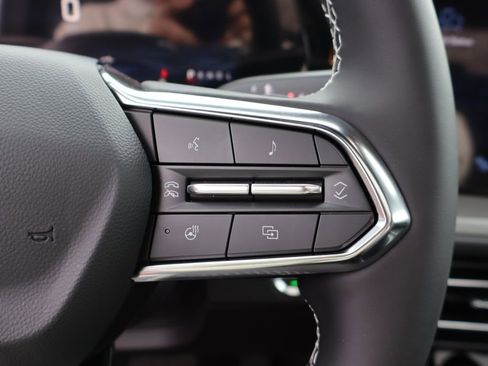 New 2026 Chevrolet Traverse LT w/ Sun and Wheel Package image 14