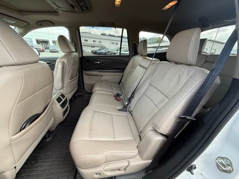 Used 2016 Honda Pilot Touring image 11
