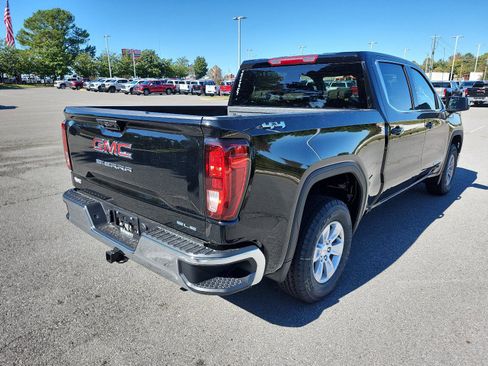 New 2026 GMC Sierra 1500 SLE image 3