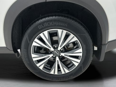 Used 2023 Nissan Rogue SV w/ SV Premium B Package AWD/4WD image 8