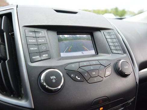 Used 2017 Ford Edge SE w/ Cargo Accessory Package image 17