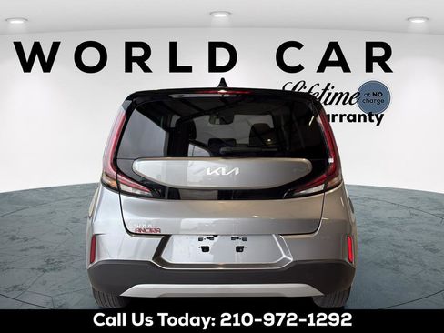Used 2023 Kia Soul LX w/ LX Technology Package FWD image 14