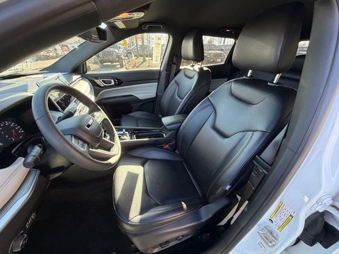 Certified 2024 Jeep Compass Limited image 21