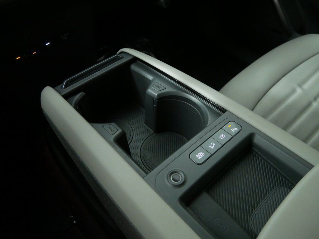 Used 2024 Kia EV9 Land AWD/4WD image 36