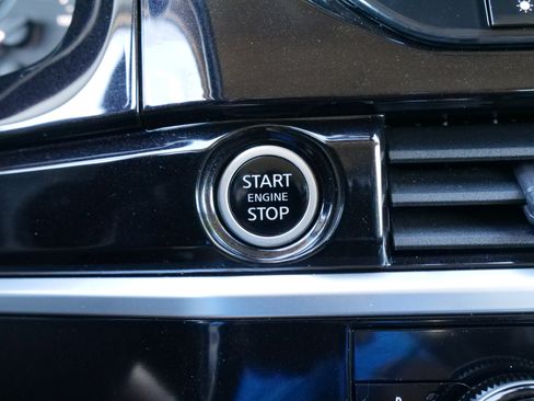 Used 2022 Nissan Pathfinder SL image 26