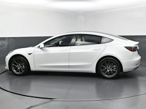 Used 2020 Tesla Model 3 Standard Range Plus RWD image 7