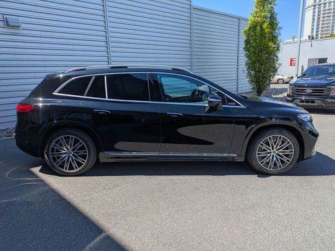 New 2026 Mercedes-Benz EQS 400 4MATIC SUV image 2