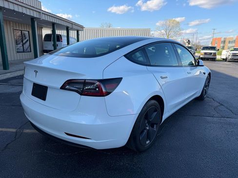 Used 2023 Tesla Model 3 Standard Range image 3