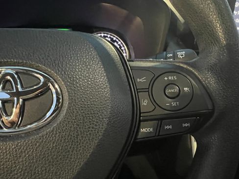 Certified 2022 Toyota RAV4 XLE FWD image 23