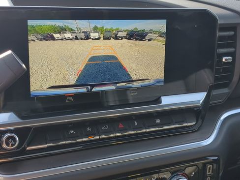 Used 2025 GMC Sierra 1500 SLT AWD/4WD image 25