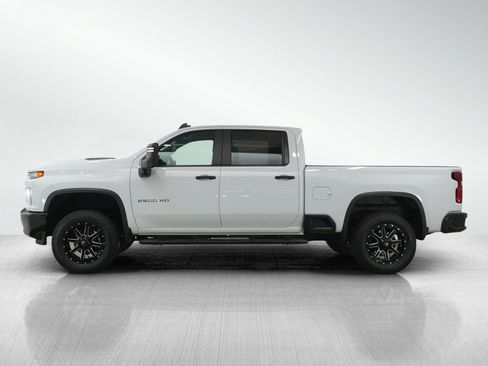 Used 2022 Chevrolet Silverado 2500 Custom w/ Custom Value Package AWD/4WD image 2
