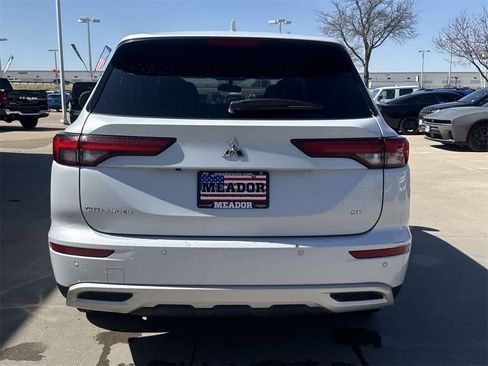 Used 2024 Mitsubishi Outlander SE image 5