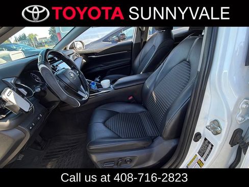 Used 2019 Toyota Camry SE FWD image 4