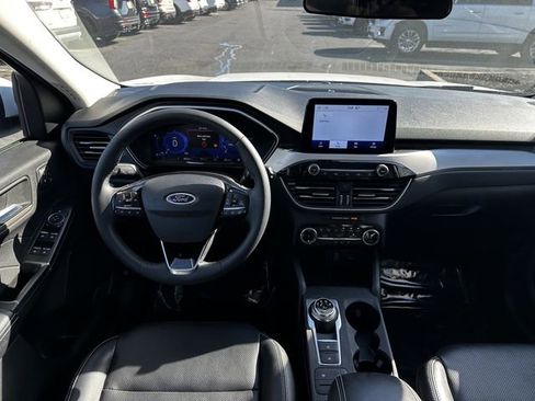 Used 2022 Ford Escape SEL w/ Technology Package image 12