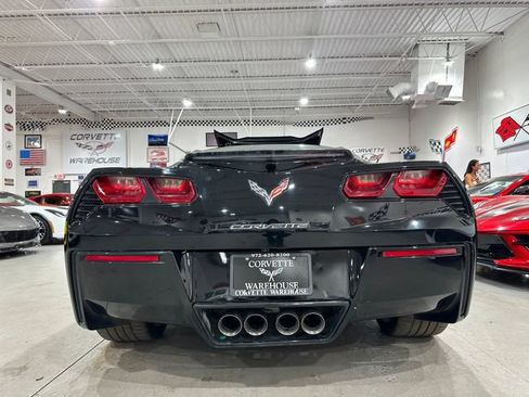 Used 2017 Chevrolet Corvette Stingray Coupe w/ 1LT RWD image 32