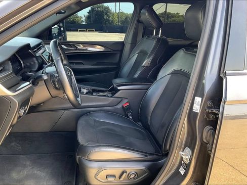 Used 2021 Jeep Grand Cherokee L Laredo AWD/4WD image 27