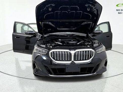 Used 2027 BMW 530i w/ M Sport Package RWD image 12