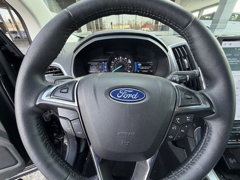 Used 2024 Ford Edge Titanium image 11