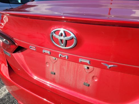 Used 2023 Toyota Camry SE FWD image 11