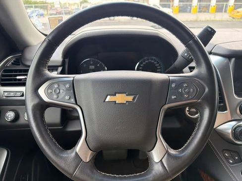 Used 2020 Chevrolet Suburban Premier AWD/4WD image 19