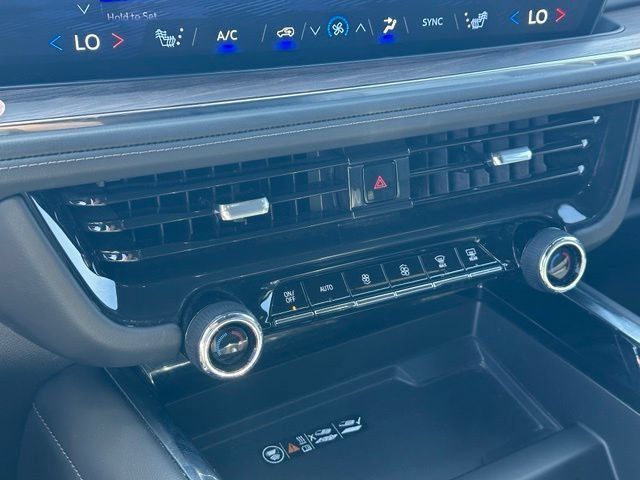 Certified 2025 Chevrolet Suburban LT AWD/4WD image 23
