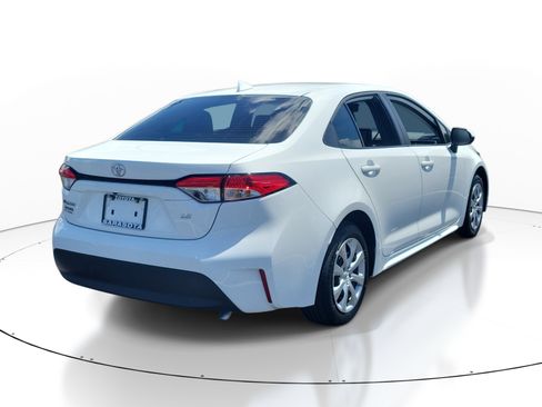 Used 2025 Toyota Corolla LE FWD image 6