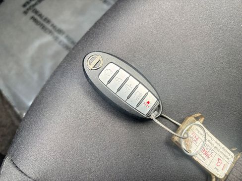 Used 2025 Nissan Altima 2.5 SV FWD image 21