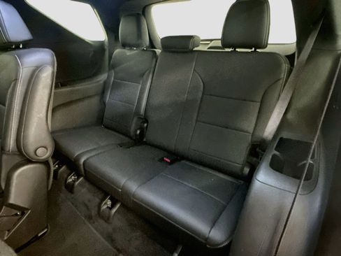 Used 2025 Chevrolet Traverse LT AWD/4WD image 30