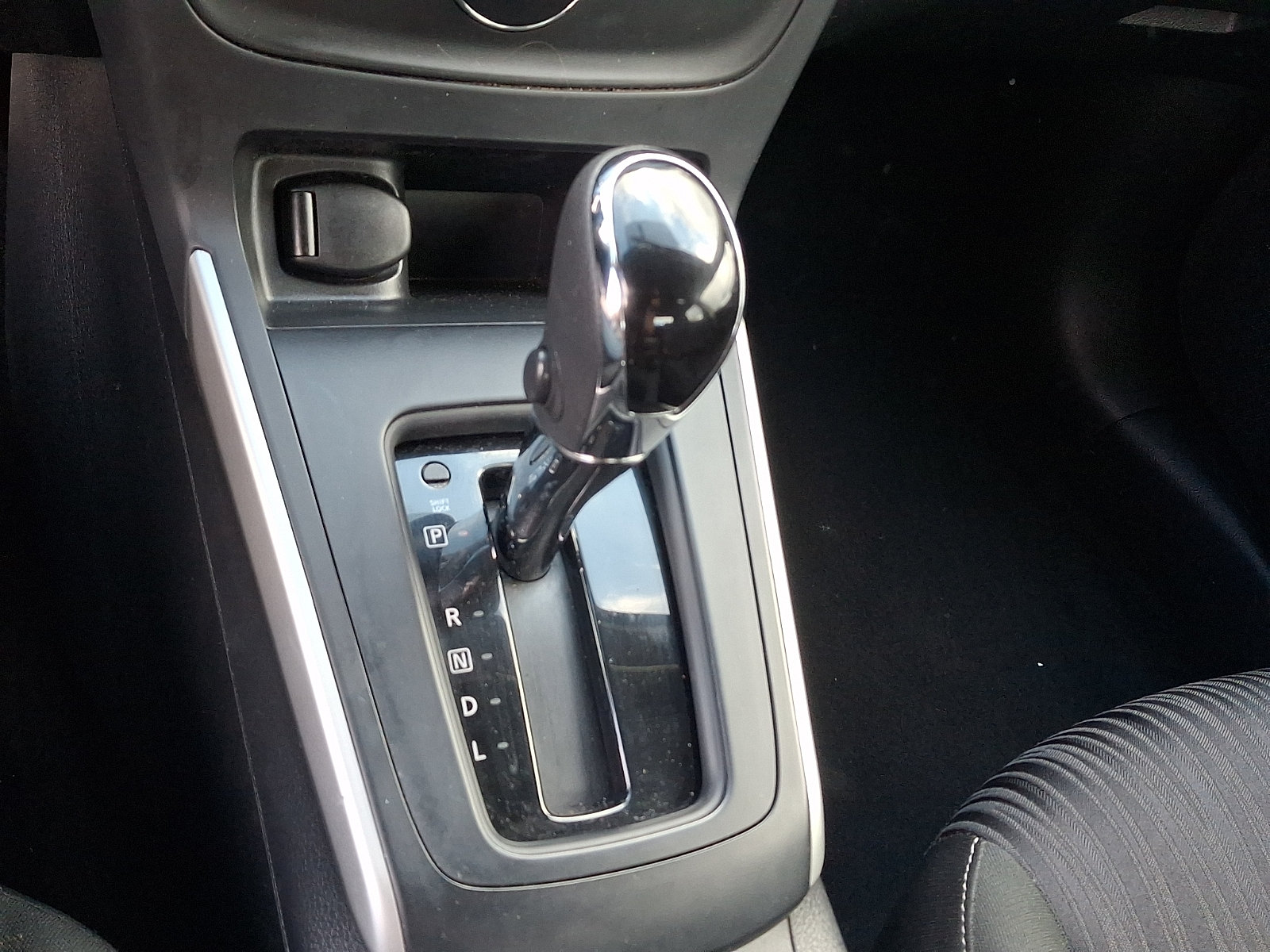 Certified 2019 Nissan Sentra SV FWD image 17