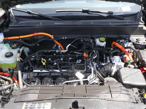 Used 2023 Ford Maverick XLT FWD image 13
