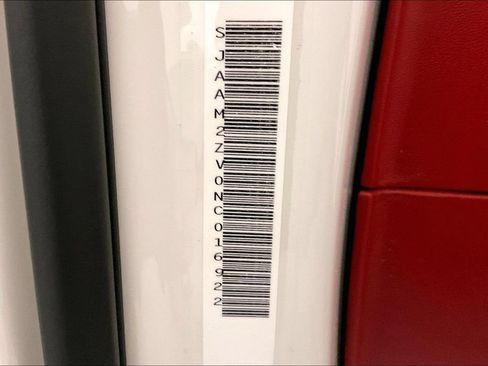 Used 2022 Bentley Bentayga AWD/4WD image 35