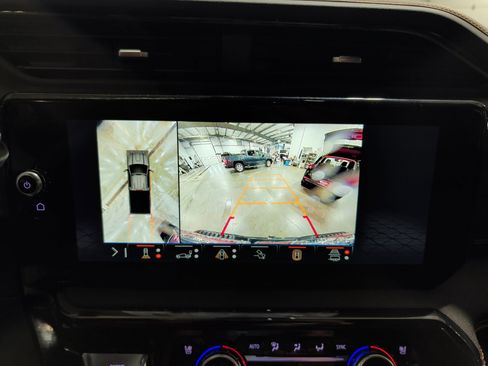 Used 2025 GMC Sierra 2500 AT4 w/ AT4 Premium Plus Package AWD/4WD image 13