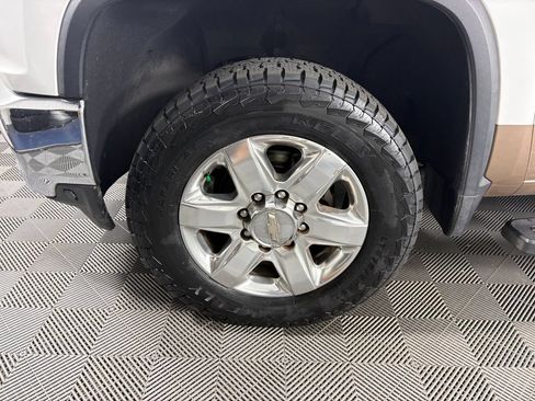 Used 2020 Chevrolet Silverado 2500 LTZ w/ LTZ Convenience Package AWD/4WD image 10