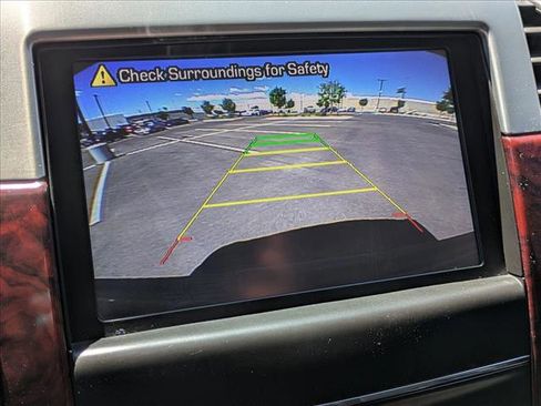 Used 2013 Cadillac Escalade Premium RWD image 14