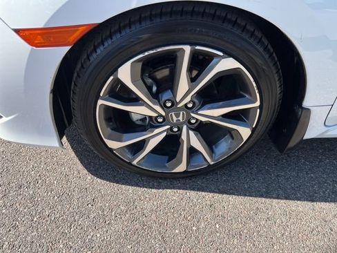 Used 2020 Honda Civic Touring image 2