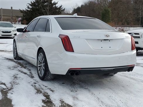 Used 2018 Cadillac CT6 Luxury image 3