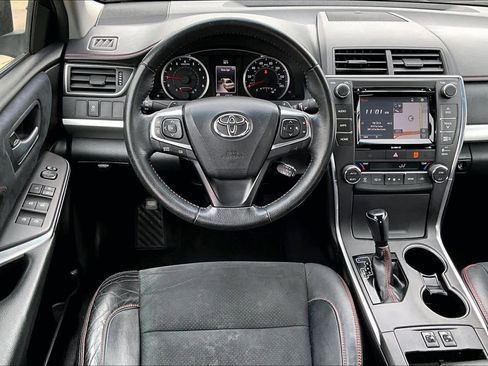 Used 2016 Toyota Camry XSE image 6
