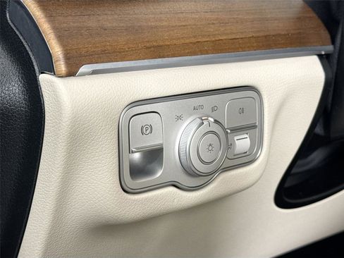 Used 2024 Mercedes-Benz GLE 450 4MATIC image 14