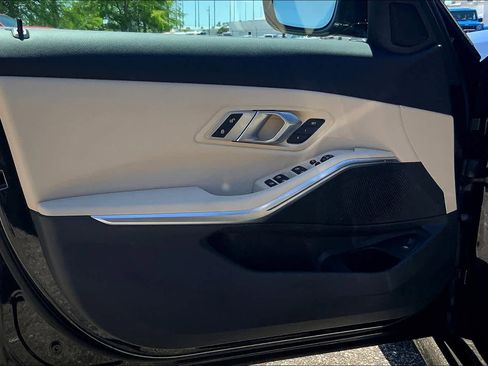 Used 2021 BMW 330i Sedan w/ Premium Package image 23