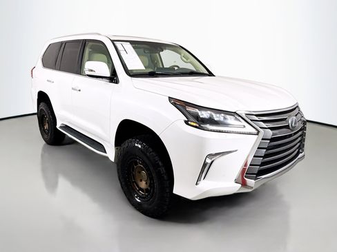 Used 2016 Lexus LX 570 4WD w/ Luxury Package image 8